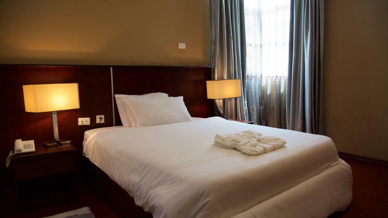 Yinm Furnished Apartment 아디스아바바 외부 사진