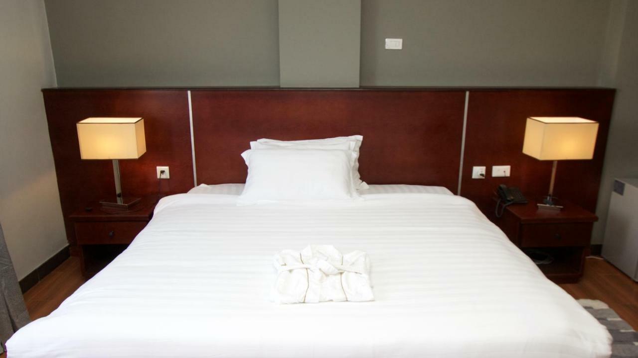 Yinm Furnished Apartment 아디스아바바 외부 사진