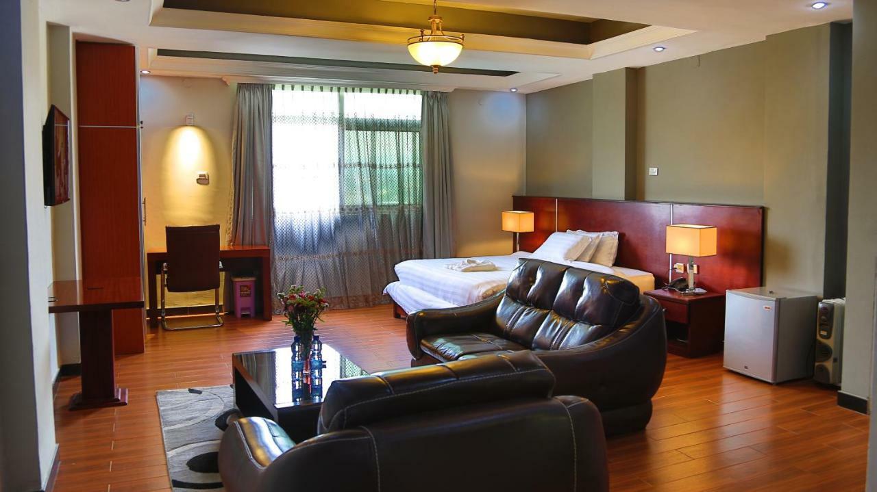 Yinm Furnished Apartment 아디스아바바 외부 사진