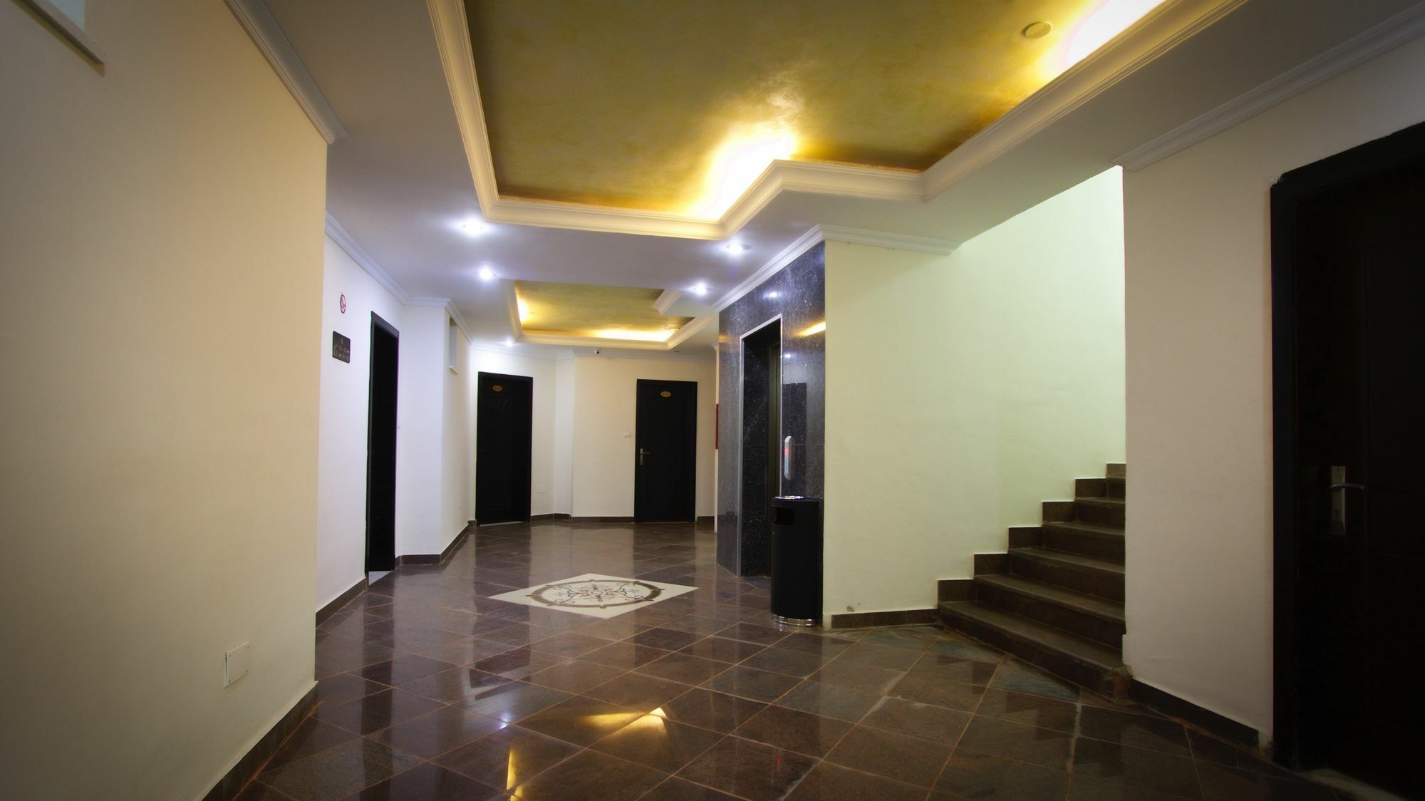 Yinm Furnished Apartment 아디스아바바 외부 사진