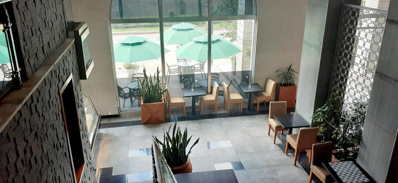 Yinm Furnished Apartment 아디스아바바 외부 사진